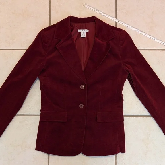 91% Cotton Vintage Cabi Red Embroidered Floral Velvet Whimsigoth 90s Blazer - Picture 11 of 16